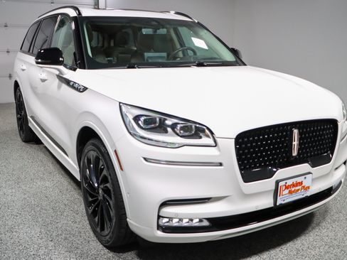 Used 2023 Lincoln Aviator Reserve w/ Equipment Group 201A AWD/4WD image 5