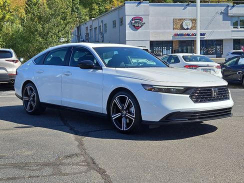 Certified 2025 Honda Accord Sport image 4