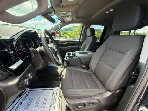 Certified 2024 GMC Sierra 2500 SLE w/ SLE Value Package; AWD/4WD image 30