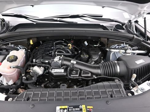 Used 2023 Jeep Grand Cherokee Laredo image 24