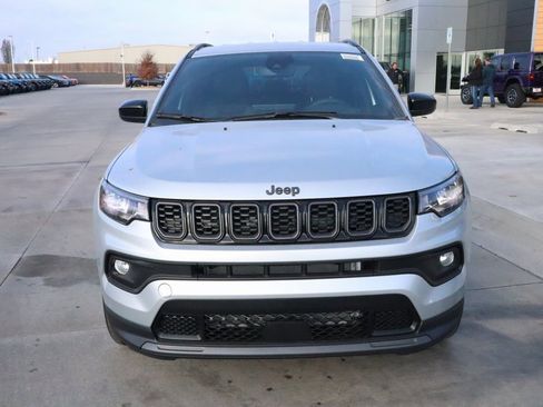 New 2026 Jeep Compass Latitude image 9
