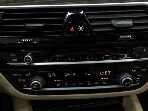 Used 2019 BMW 530i xDrive w/ Premium Package AWD/4WD image 23