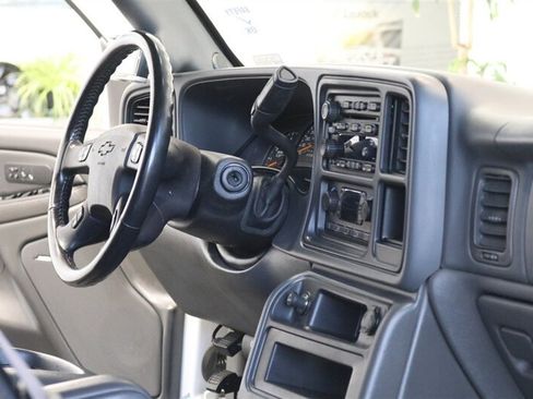 Used 2006 Chevrolet Silverado 2500 W/T AWD/4WD image 79