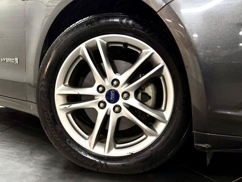 Used 2016 Ford Fusion SE FWD image 11