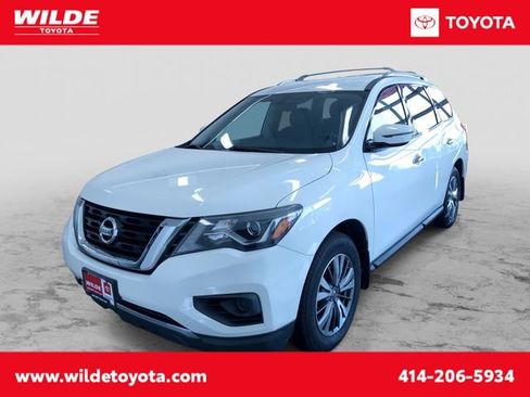 Used 2017 Nissan Pathfinder S image 1