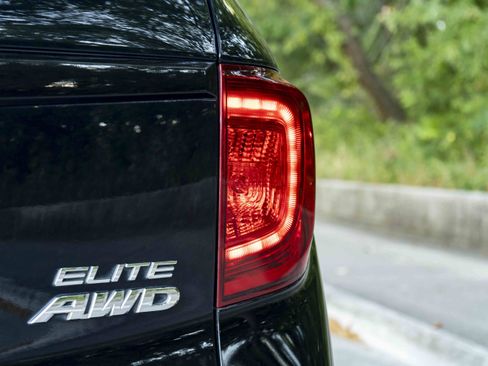 Used 2023 Honda Passport Elite image 13