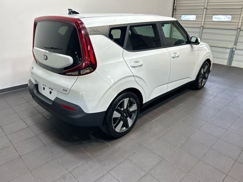 Used 2020 Kia Soul EX w/ Option Group 015 FWD image 3