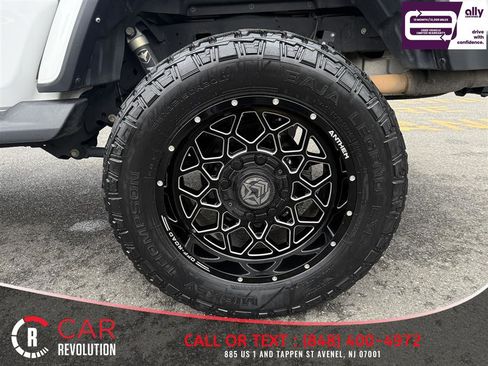 Used 2022 Jeep Gladiator Overland w/ Cold Weather Group AWD/4WD image 11