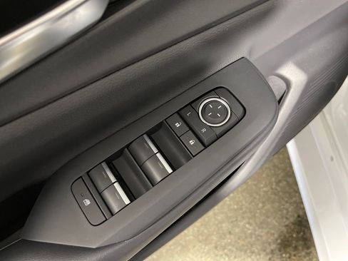 New 2026 Toyota Prius Plug-In Hybrid FWD image 16