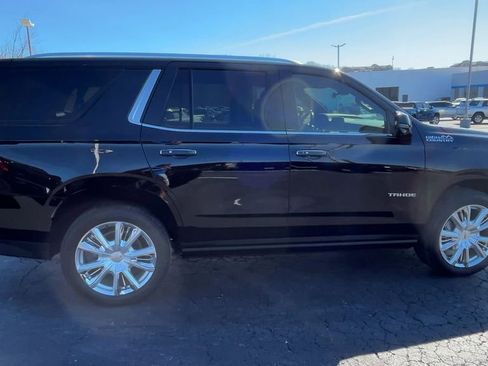 Used 2022 Chevrolet Tahoe High Country AWD/4WD image 2