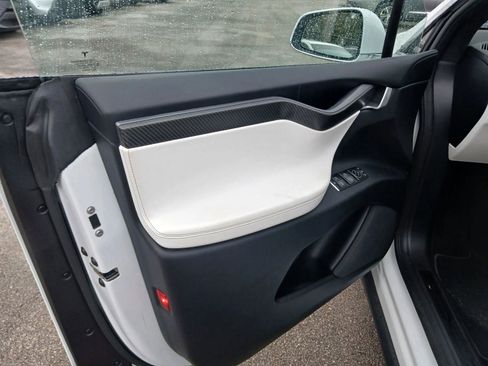 Used 2018 Tesla Model X 100D image 10