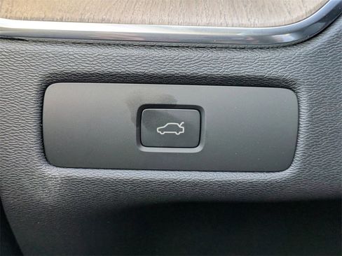 New 2026 Volvo XC60 B5 Core image 32