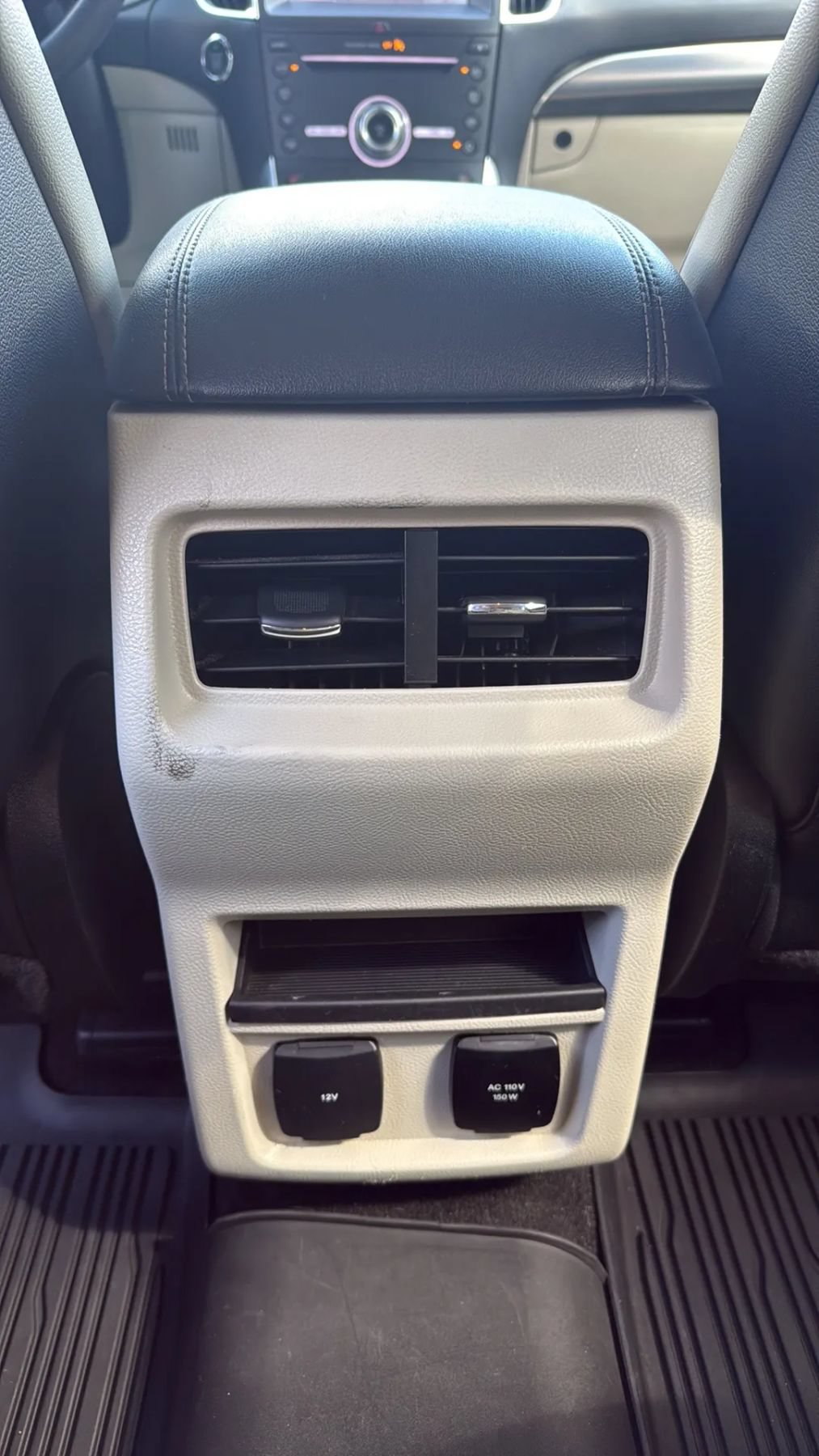 Used 2019 Ford Edge Titanium w/ Cold Weather Package AWD/4WD image 30