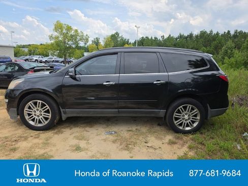 Used 2015 Chevrolet Traverse LT w/ Style and Technology Package AWD/4WD image 2