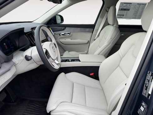 New 2026 Volvo XC90 T8 Ultra w/ Protection Package Premier AWD/4WD image 9