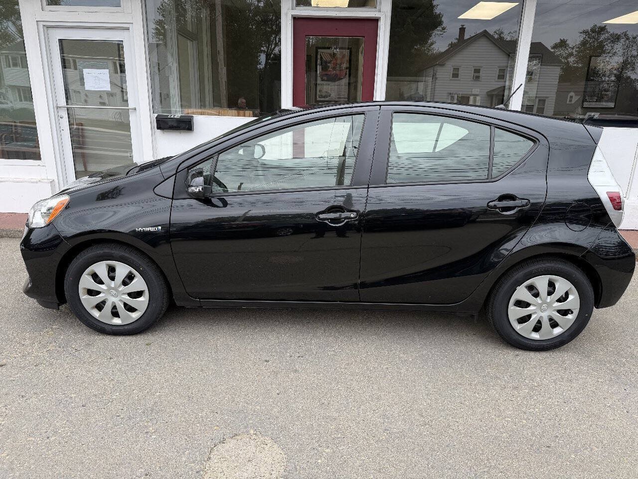 Used 2014 Toyota Prius C Two FWD image 1