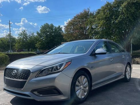 Used 2016 Hyundai Sonata SE FWD image 1