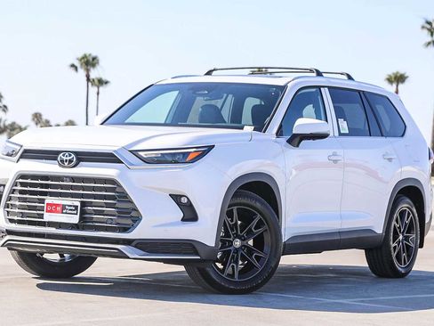 New 2026 Toyota Grand Highlander AWD Hybrid image 1