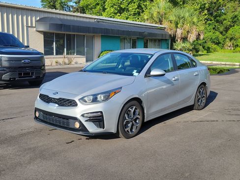 Used 2020 Kia Forte LXS FWD image 3