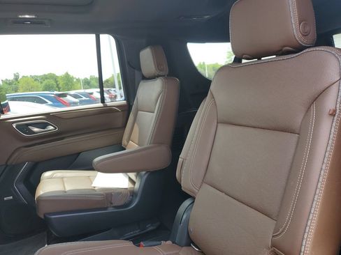 Certified 2021 Chevrolet Suburban High Country AWD/4WD image 33