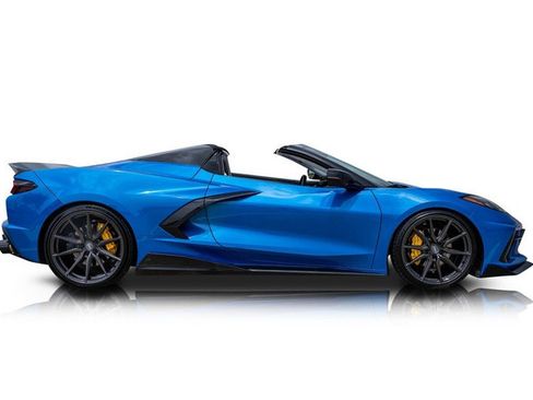 Used 2024 Chevrolet Corvette Stingray Premium Conv w/ Stealth Interior Trim Package RWD image 2