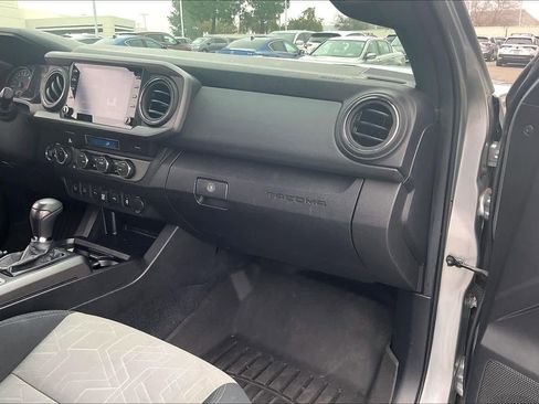 Used 2023 Toyota Tacoma TRD Off-Road image 18