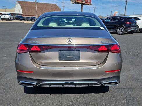 New 2025 Mercedes-Benz E 350 4MATIC Sedan image 6