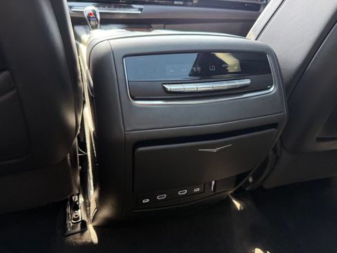Used 2022 Cadillac Escalade Sport Platinum w/ LPO, ONYX Package AWD/4WD image 26