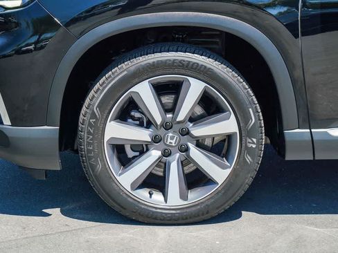 Used 2024 Honda Pilot Touring image 9