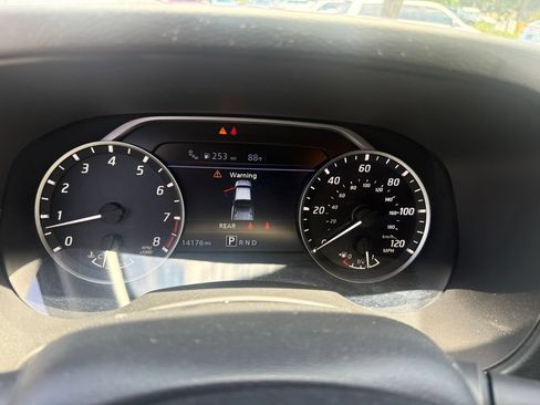 Used 2025 Nissan Frontier S RWD image 7