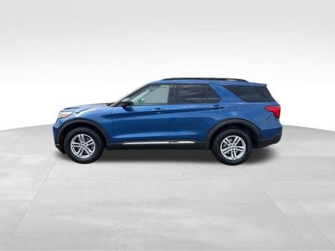 Used 2022 Ford Explorer XLT AWD/4WD image 5