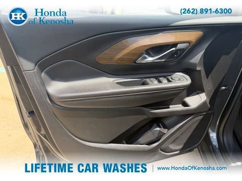 Used 2019 GMC Terrain SLE w/ LPO, Floor Liner Package FWD image 6