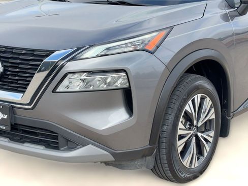 Used 2023 Nissan Rogue SV image 11