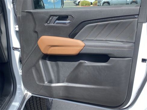 New 2025 GMC Canyon AT4 image 32