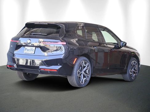 Used 2025 BMW iX xDrive50 w/ Premium Package AWD/4WD image 6