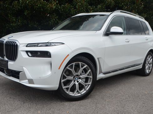 Used 2025 BMW X7 xDrive40i AWD/4WD image 7