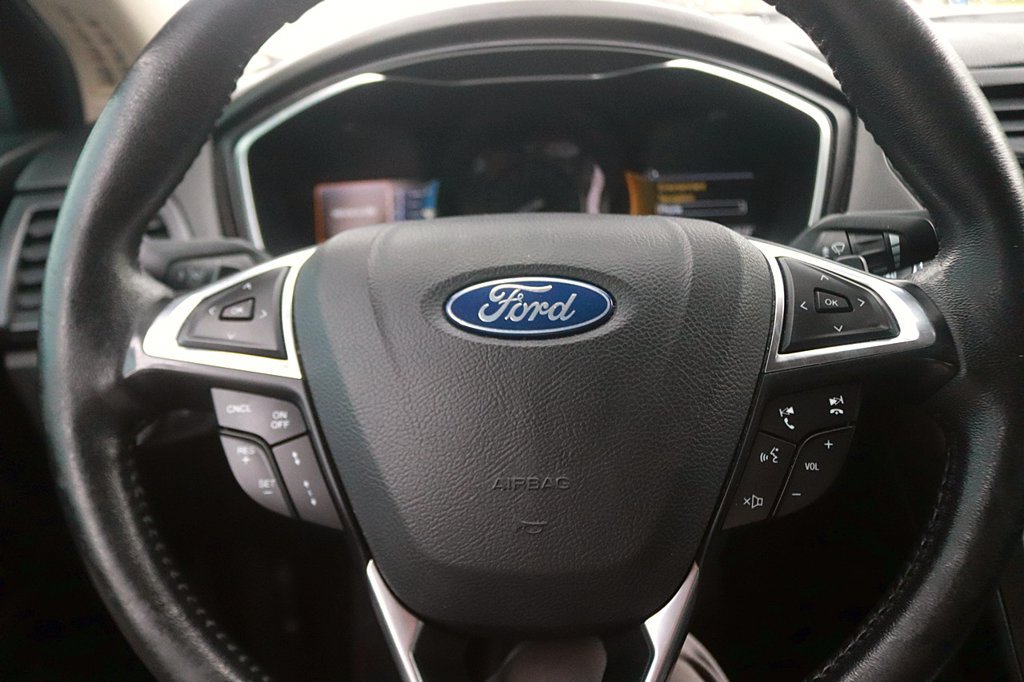 Used 2019 Ford Fusion Titanium AWD/4WD image 18
