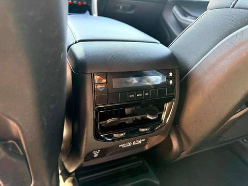 Certified 2024 Jeep Grand Cherokee L Altitude AWD/4WD image 12