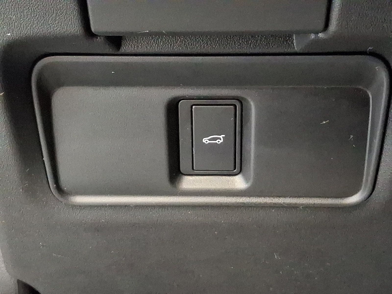 Certified 2025 Land Rover Discovery Sport S AWD/4WD image 27