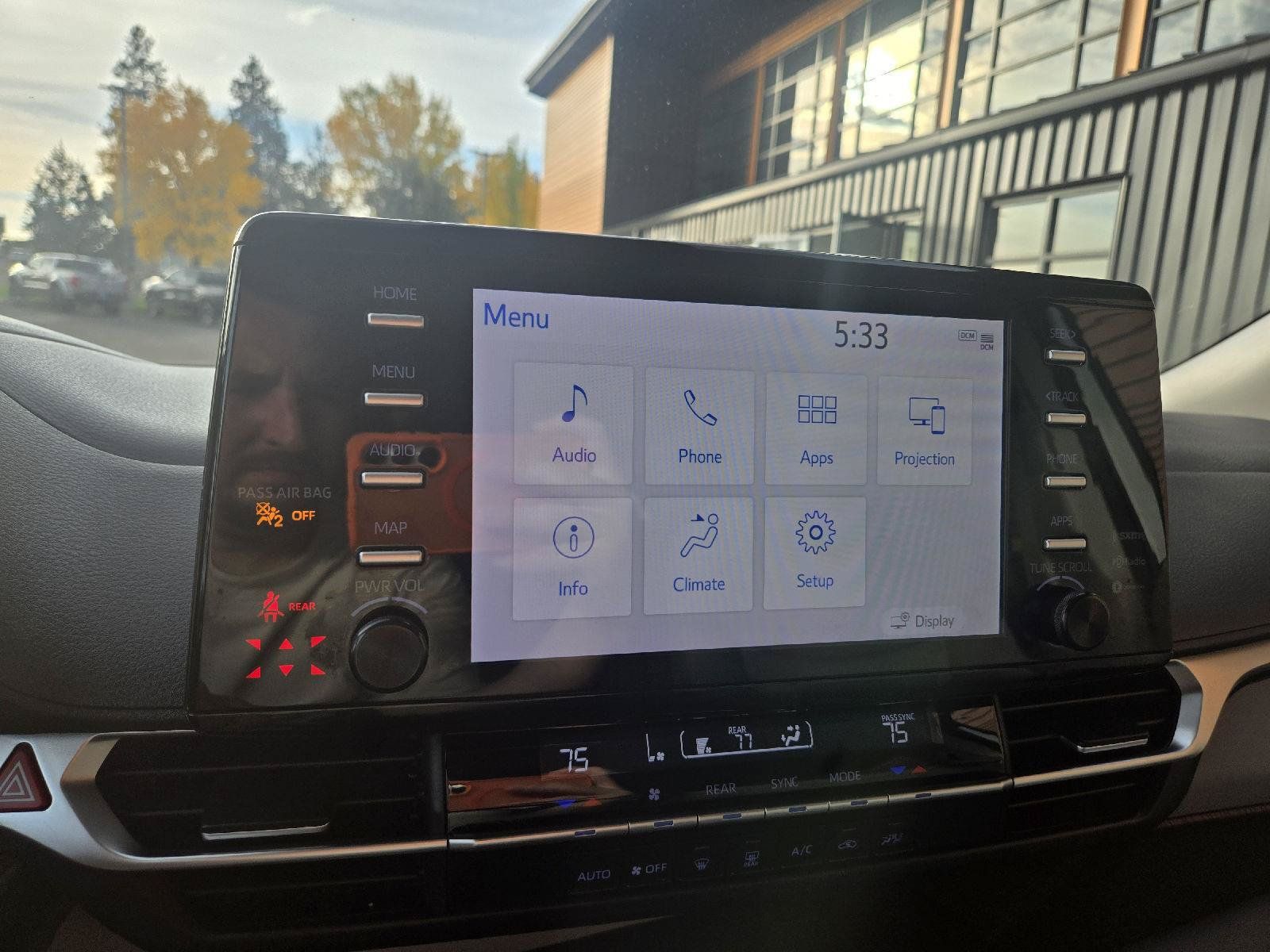 Used 2023 Toyota Sienna LE FWD image 19