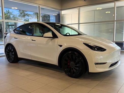Used 2022 Tesla Model Y Performance AWD/4WD image 6