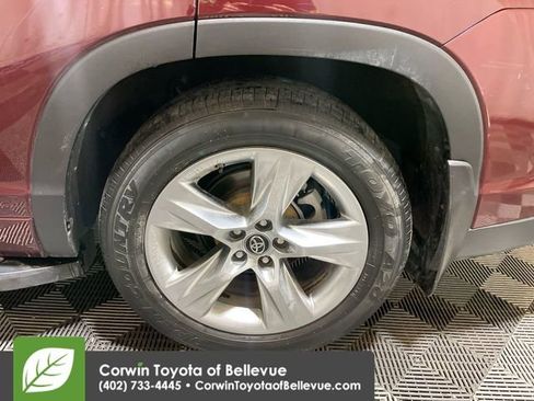 Used 2016 Toyota Highlander Limited Platinum image 25