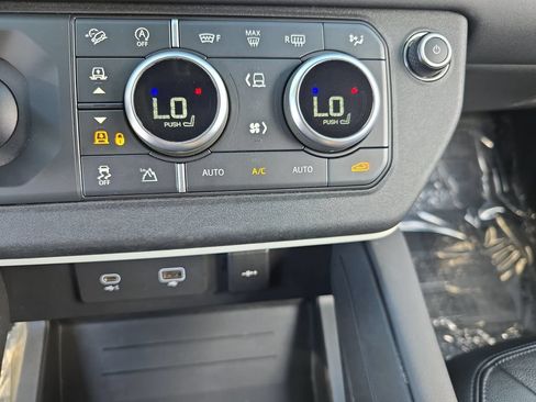 Used 2024 Land Rover Defender 110 S AWD/4WD image 25