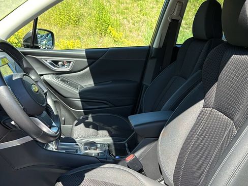 Certified 2023 Subaru Forester Premium AWD/4WD image 10
