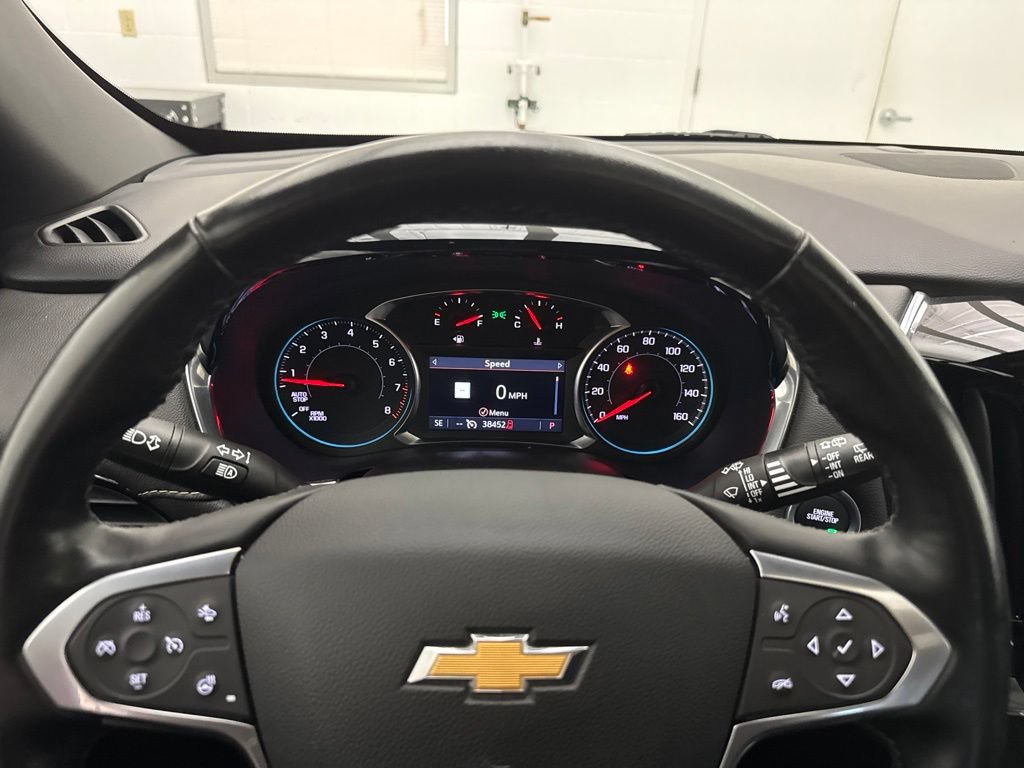 Used 2023 Chevrolet Traverse LT w/ LT Premium Package AWD/4WD image 19