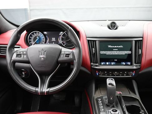 Used 2023 Maserati Levante GT AWD/4WD image 11