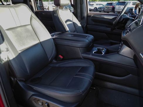 Used 2022 Chevrolet Suburban RST w/ Luxury Package AWD/4WD image 7