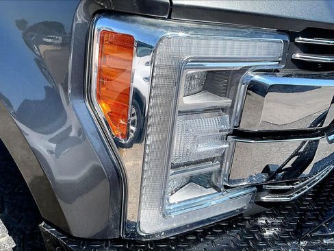 Used 2019 Ford F350 Lariat w/ Lariat Ultimate Package AWD/4WD image 27
