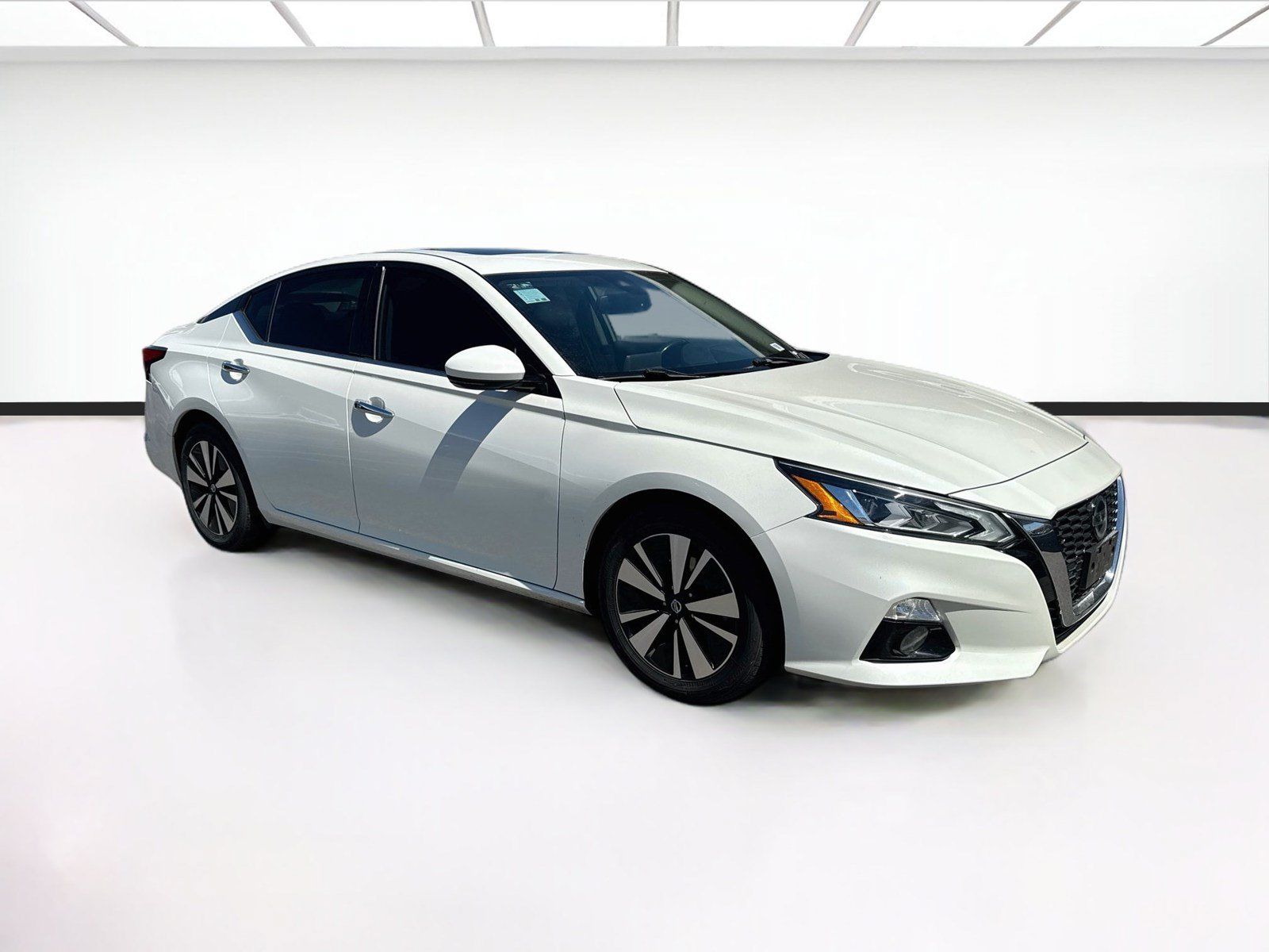 Used 2019 Nissan Altima 2.5 SV FWD image 3