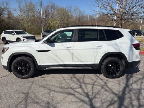 New 2026 Volkswagen Atlas Peak Edition AWD/4WD image 4
